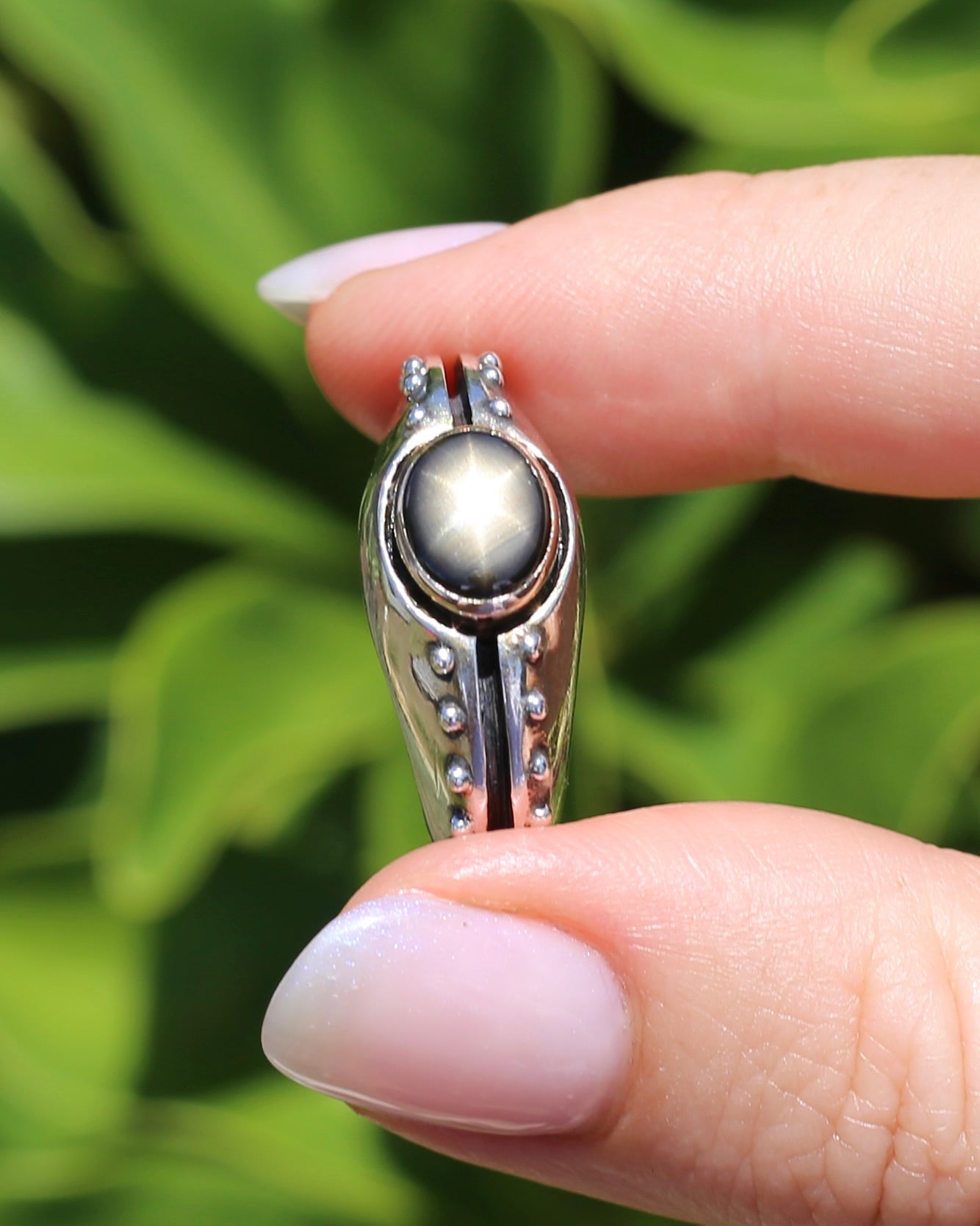 Amazing Chunky Silver and Gold Mized Metal Natural Star Sapphire Ring, size Q or 8 (fits more like a P1/2), 16.13g