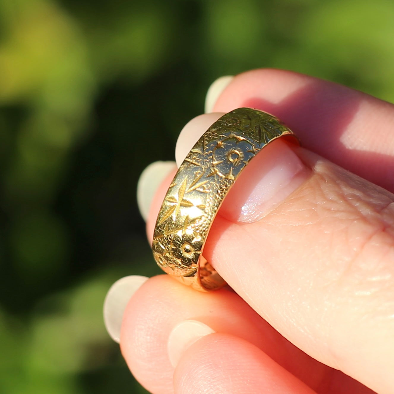 1964 22ct Half Round Band with Crisp Floral Engravings, size U1/2 ot 10.5 (fits about T1/2 or 9.75)