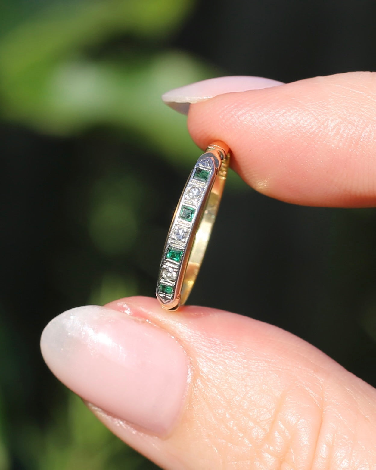 Circa 1930s Natural Emerald & Single Cut Diamond 18ct & Platinum 7 Stone Stacker, size O or 7.25, 2.05g