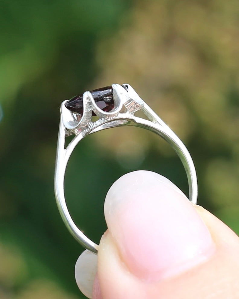 On HOLD Vintique Rhodolite Garnet Belcher Ring, Sterling Silver, size O1/2 or 7.5, 2.44g