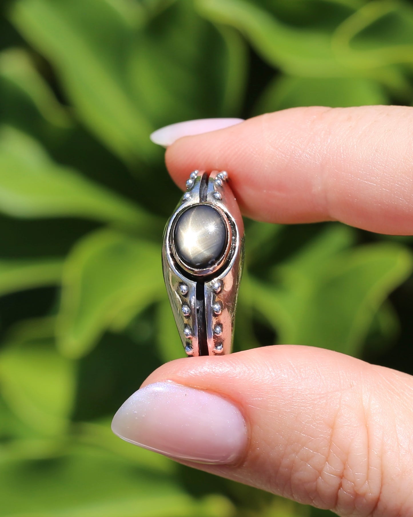 Amazing Chunky Silver and Gold Mized Metal Natural Star Sapphire Ring, size Q or 8 (fits more like a P1/2), 16.13g