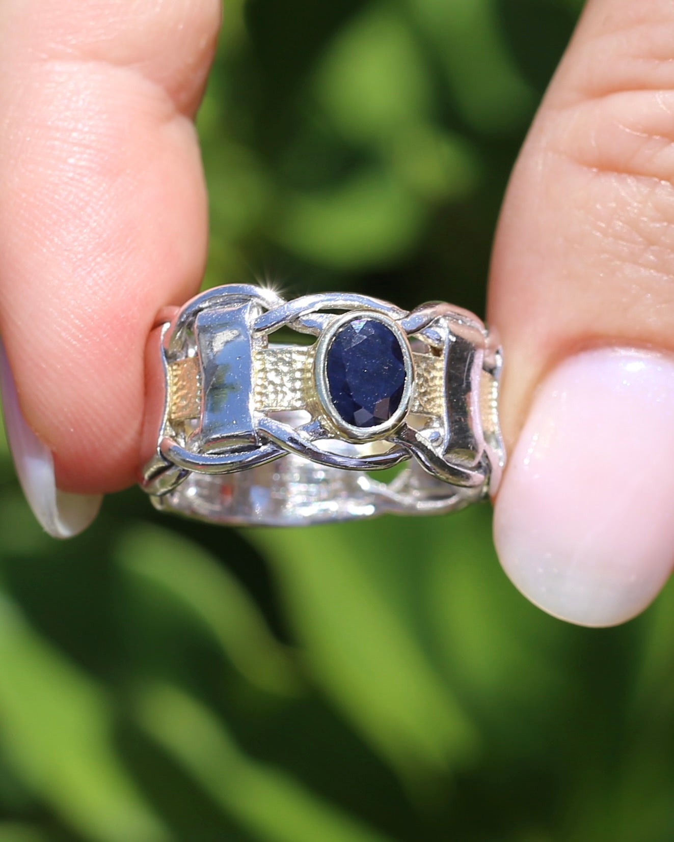 Mixed Metal Bezel Set Natural Sapphire Chunky Textured Ring in 9ct Yellow Gold and Sterling Silver, size R ot 8.5 (fits like P1/2 or 8), 8.77g