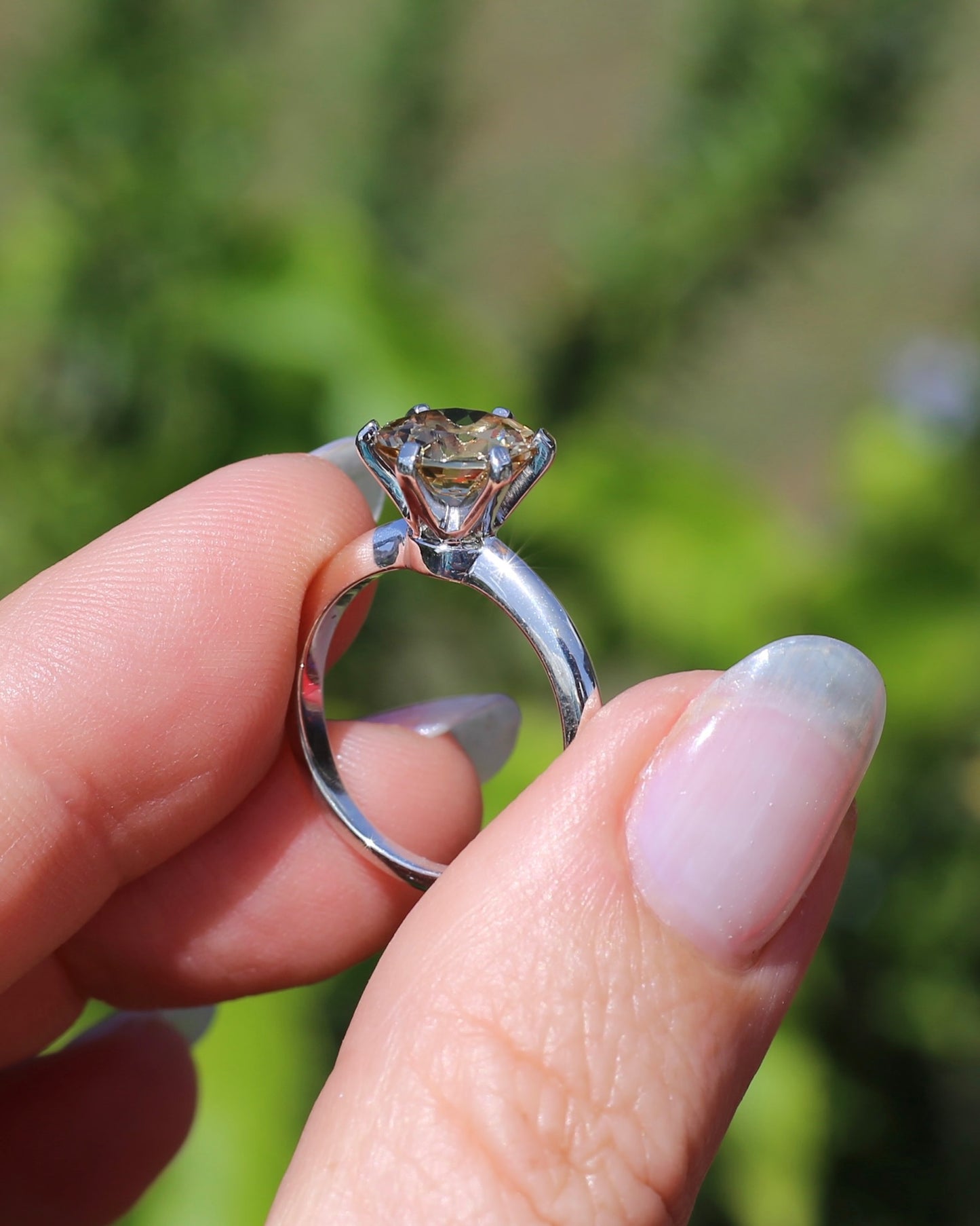 9mm 2.25ct Natural Yellow Beryl, 6 Claw Set, 9ct White Gold, size N1/2 or nearly 7, 3.75g