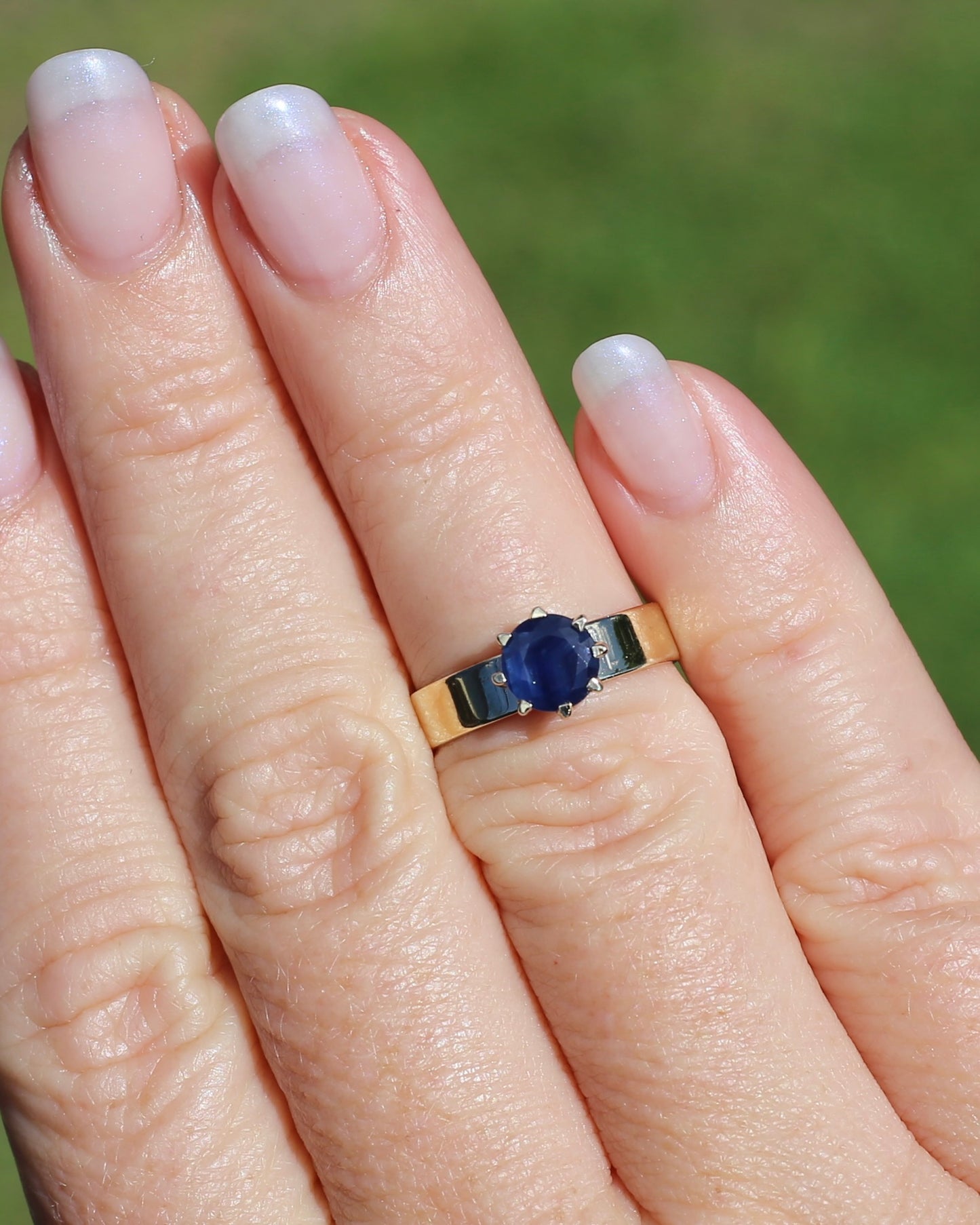 ON HOLD Multi Claw Set Vintage Blue Sapphire Ring with Silk Inclusions, 9ct Yellow Gold, size L1/2 or 6, 2.49g