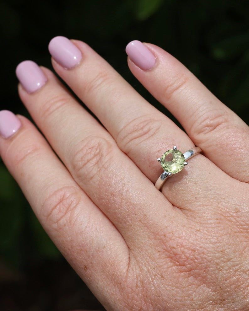 1.8ct Lemon Quartz Solitaire, Sterling Silver, size O or 7.25, 2.04g