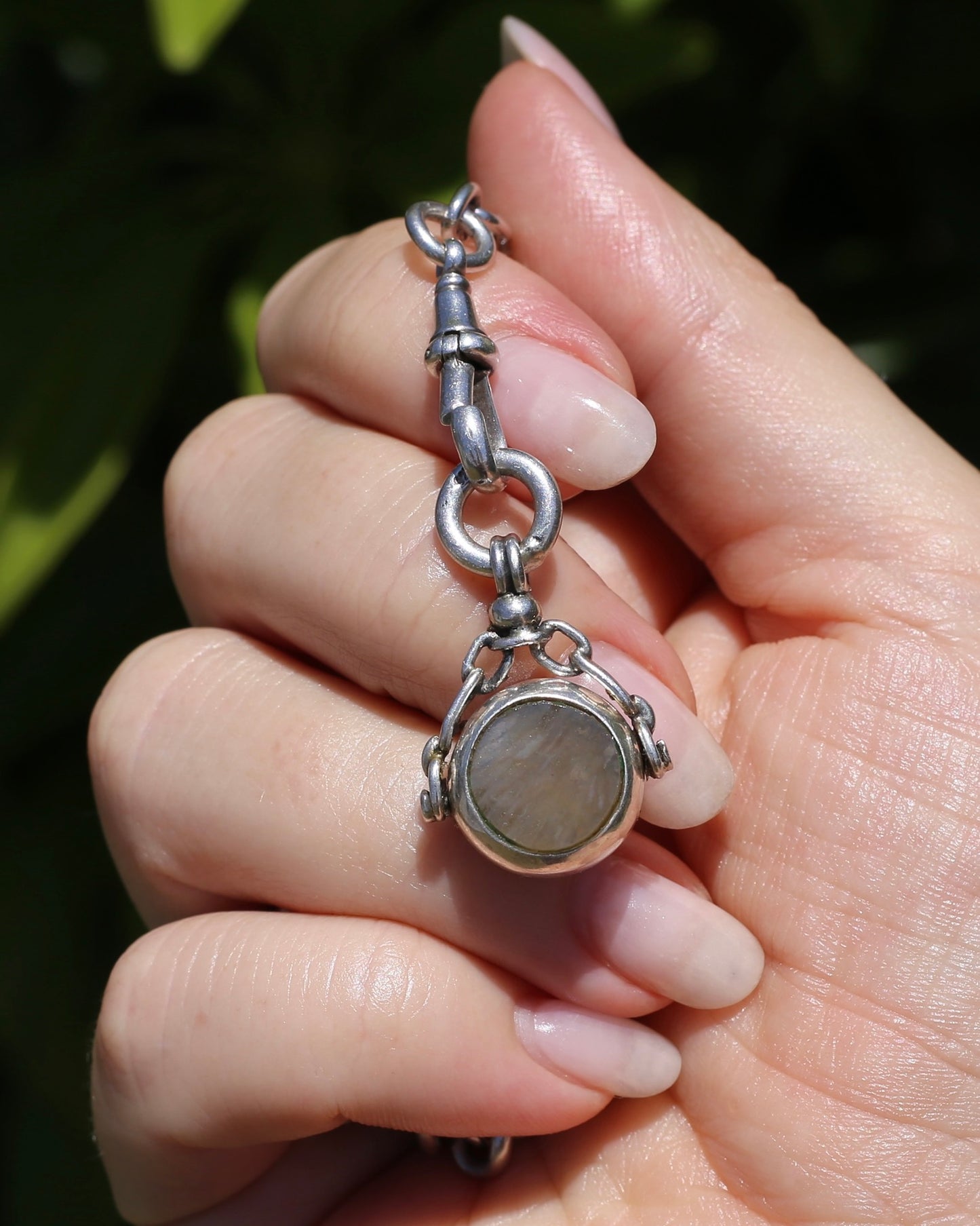 Vintique Spinner Fob with Chain Detail and Agate Faces, 5.4g