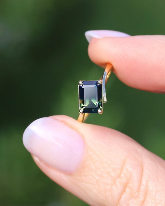 Circa 1980s Unheated Octagonal Step Cut Bi-Colour Sapphire Ring, 18ct Yellow Gold, size K1/2 or 5.5, 2.88g, with valuation