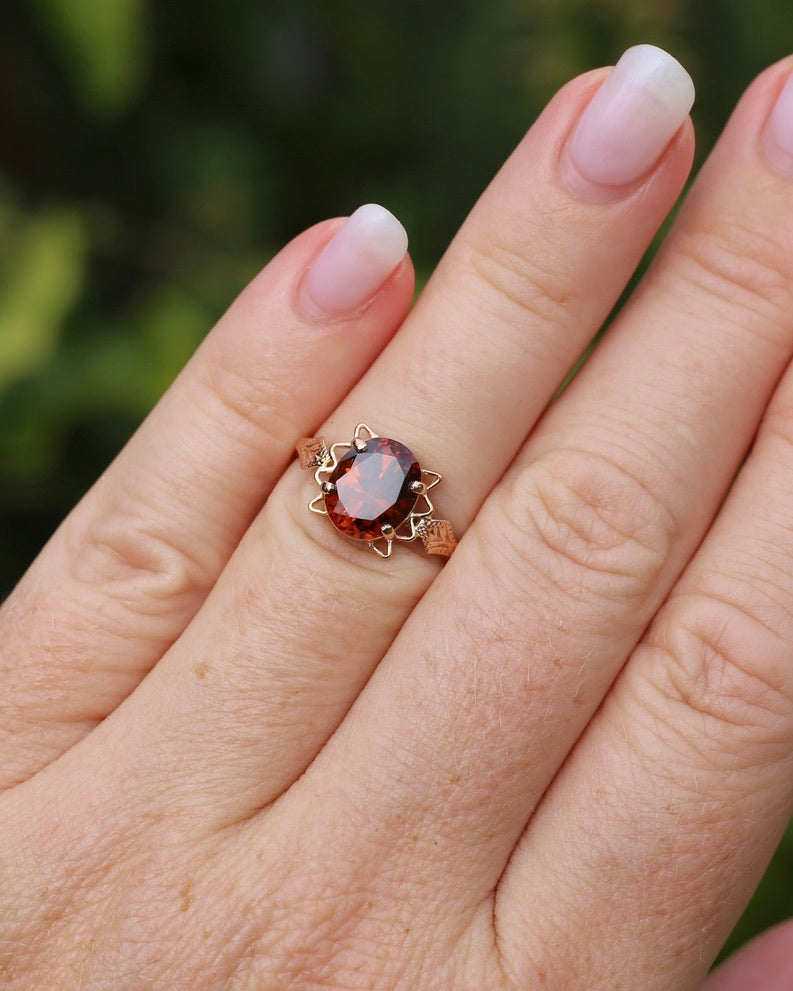4ct Whisky Zircon in Vintage Old Rosey Gold Ring, 9ct Old Rosey Gold, size M or just over 6, 2.18g