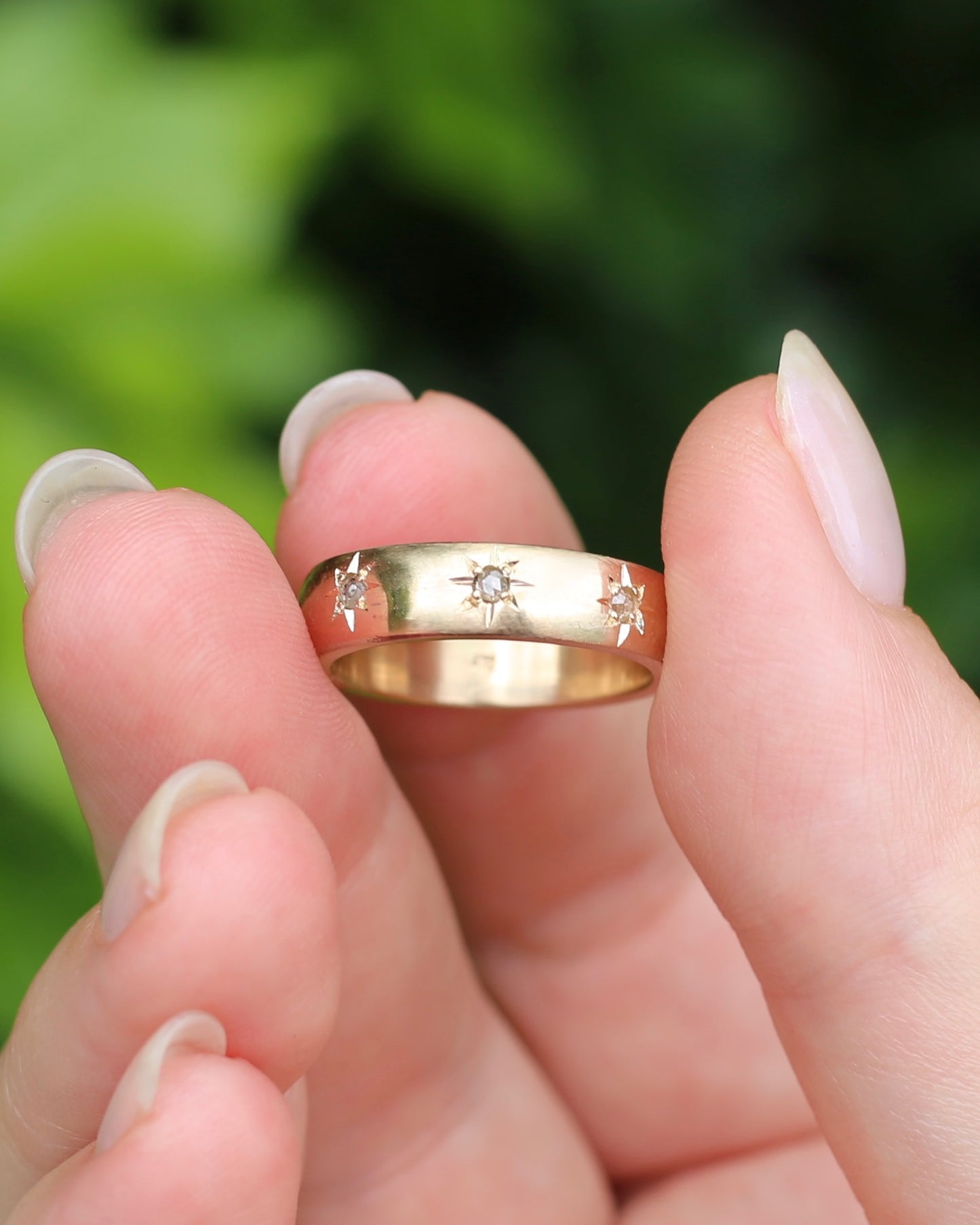 Reclaimed 9ct Yellow Gold Ring Star Set with 3 Rose Cut Diamonds, size O1/2 or 7.25 (fits about N1/2 or 7 due to width and chunk)