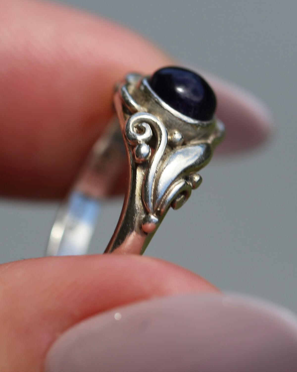 Amethyst Cabochon in Bezel Setting and Leaf & Swirl Surrounds, Sterling Silver, size J1/2 or 5, 3.38g