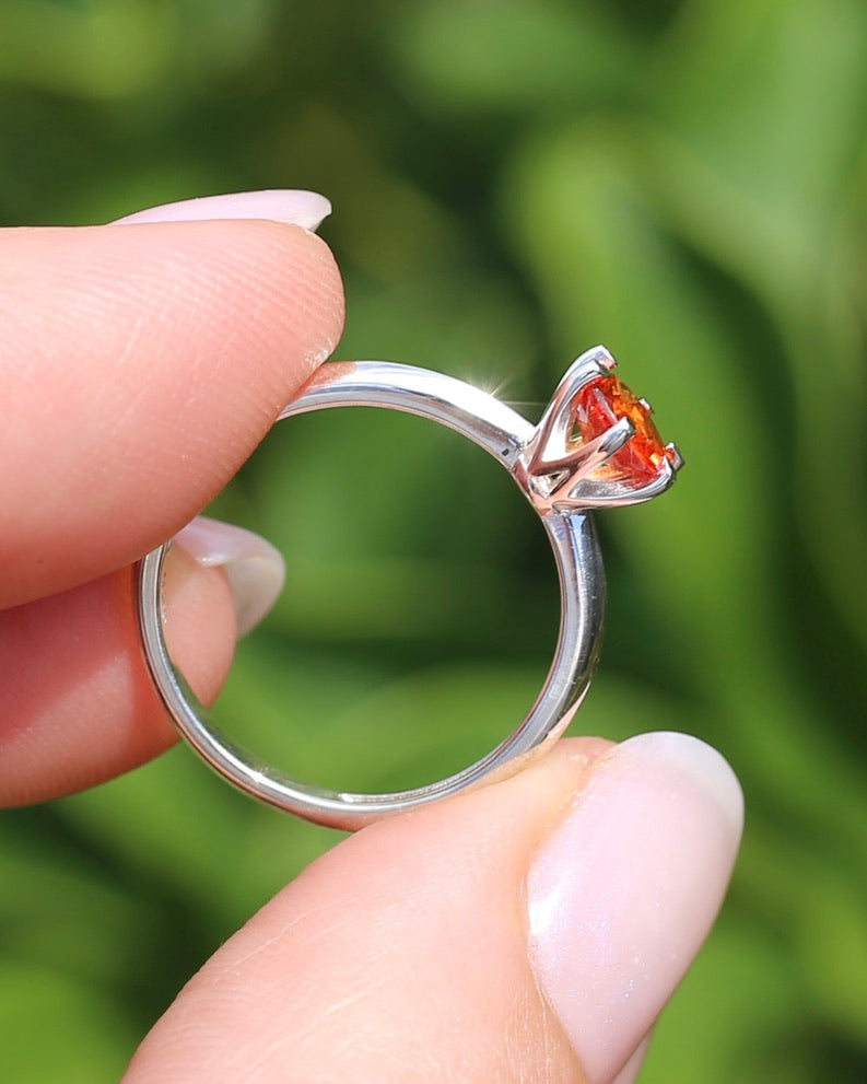 0.85ct Natural Orange Sapphire in 6 Claw Solitaire Ring, Sterling Silver, size N or 6.75, 1.87g