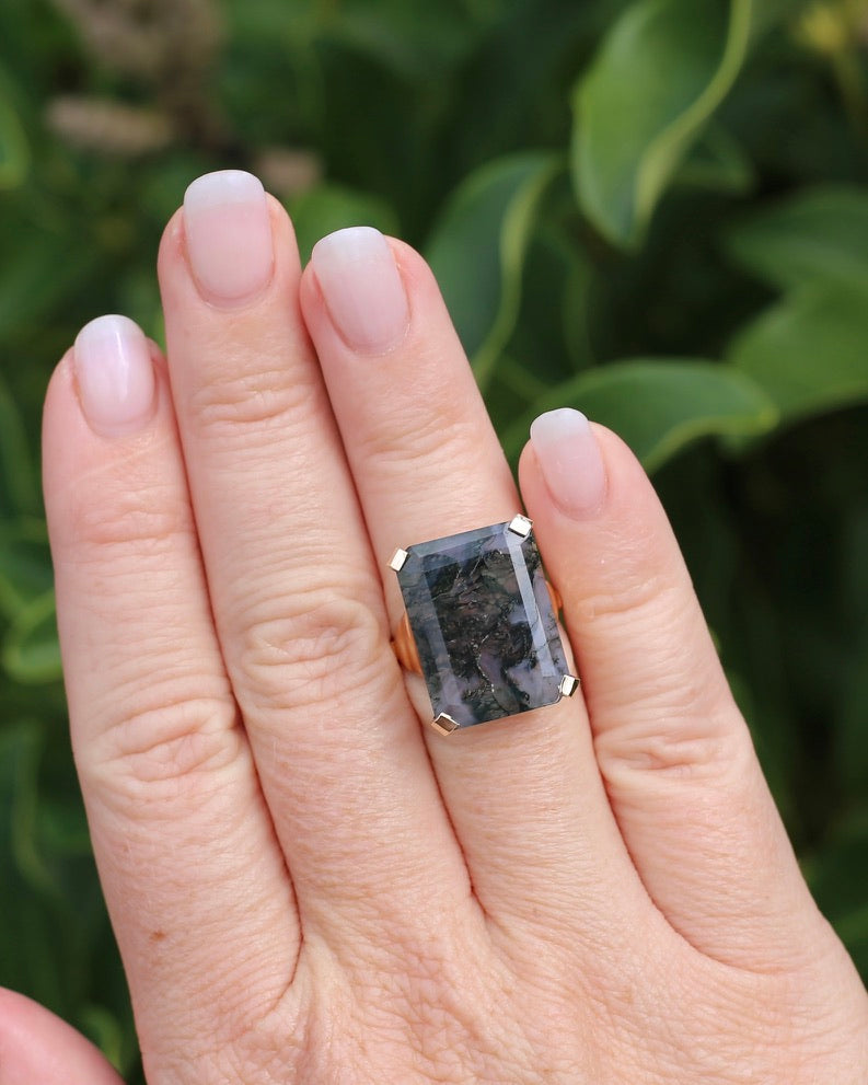 1963 London Made 14.5ct Moss Agate Cocktail Ring, 9ct Yellow Gold, size M or 6.25, 6.75g