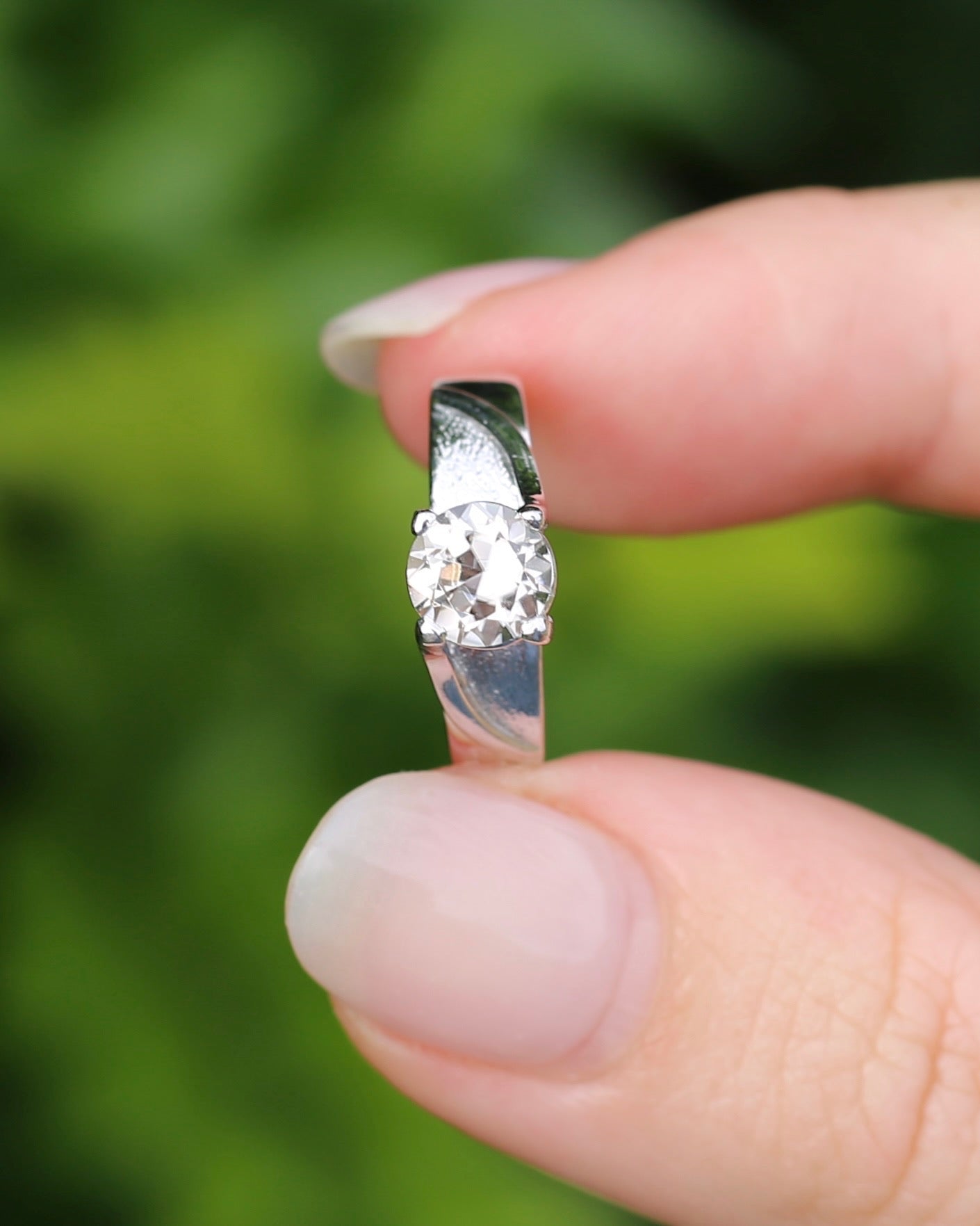 Circa 1970s 1.57ct White Pink Australian Zircon Ring, 9ct White Gold, size N or 6.75, 3.44g