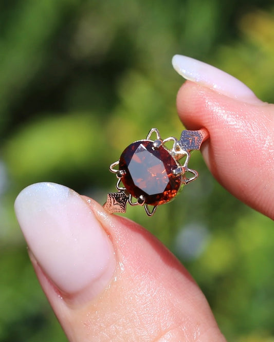 4ct Whisky Zircon in Vintage Old Rosey Gold Ring, 9ct Old Rosey Gold, size M or just over 6, 2.18g