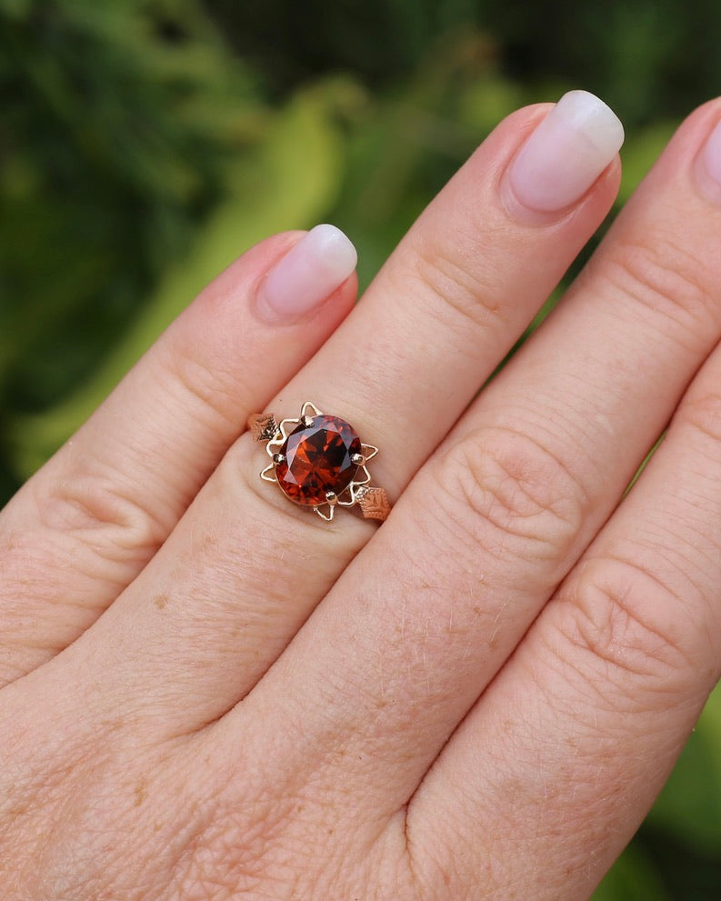 4ct Whisky Zircon in Vintage Old Rosey Gold Ring, 9ct Old Rosey Gold, size M or just over 6, 2.18g