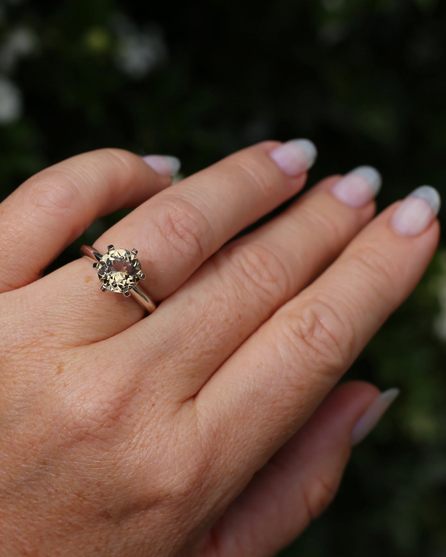 9mm 2.25ct Natural Yellow Beryl, 6 Claw Set, 9ct White Gold, size N1/2 or nearly 7, 3.75g