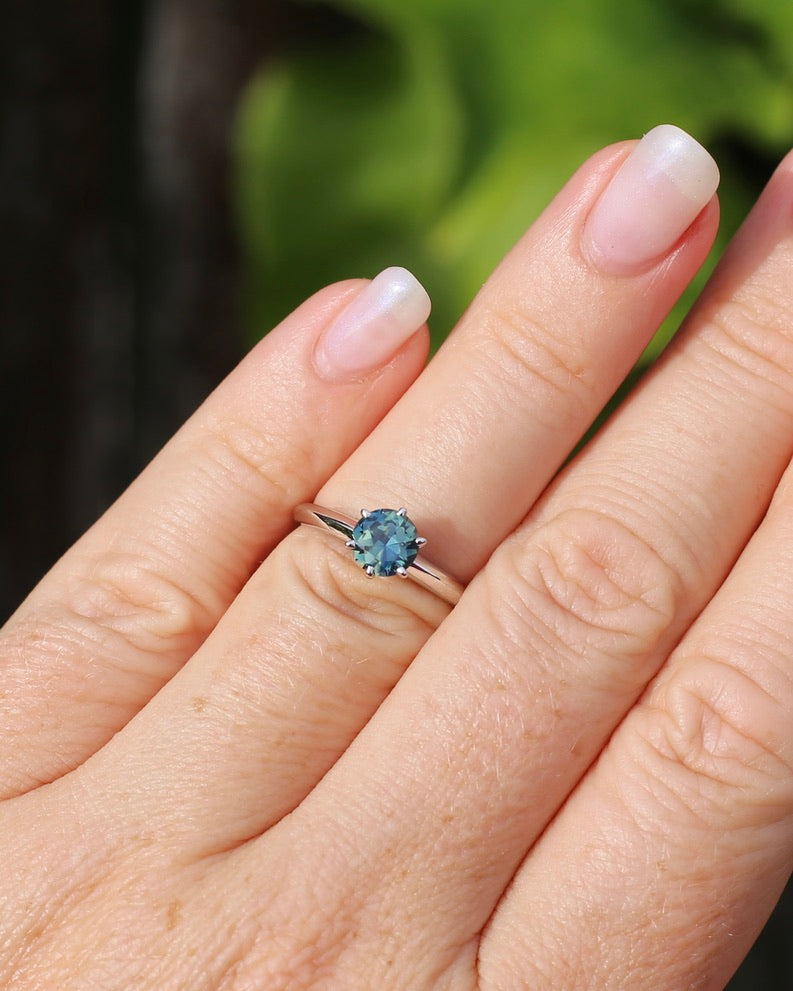 1.19ct Parti Sapphire Solitaire, 6 claw 14ct White Gold, size L1/2 or 6, 2.26g, with valuation