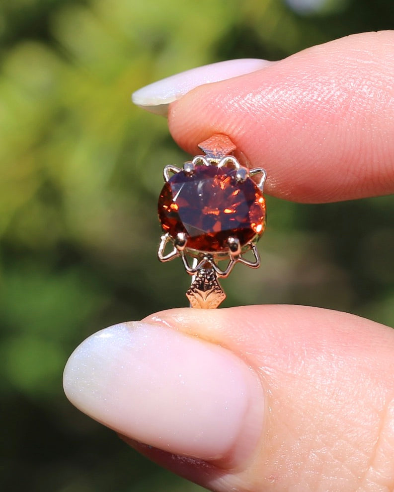 4ct Whisky Zircon in Vintage Old Rosey Gold Ring, 9ct Old Rosey Gold, size M or just over 6, 2.18g