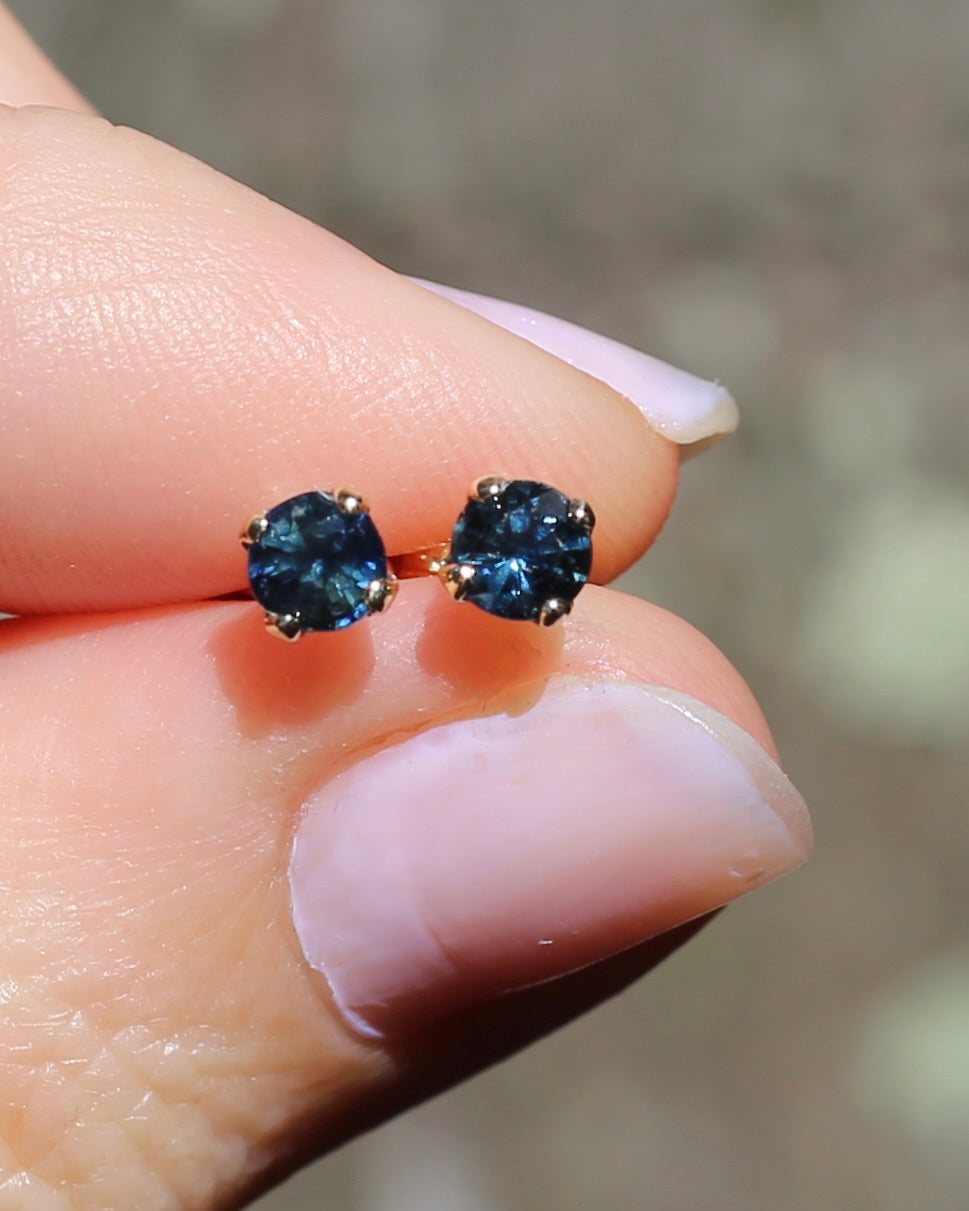 0.9ct Natural Blue and Teal Sapphire Studs, 9ct Yellow Gold, 0.92g