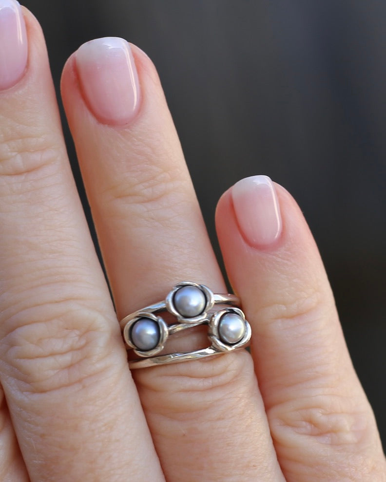 Grey Cultured Pearl Ring, Sterling Silver, size N or just over 6.5, 5.88g