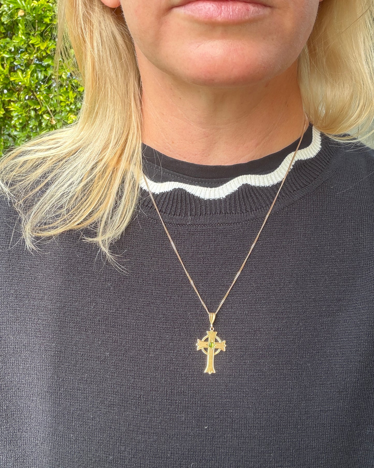 Vintage Australian Celtic Cross Pendant with Green Glass, 9ct Yellow Gold, 2.1g