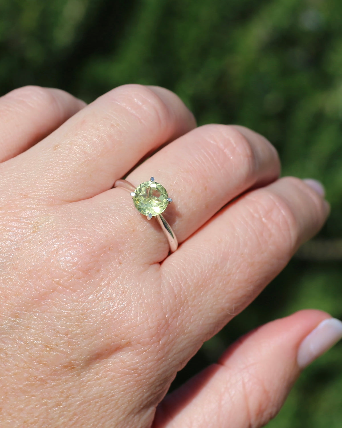 1.8ct Lemon Quartz Solitaire, Sterling Silver, size Q or just over 8, 1.91g