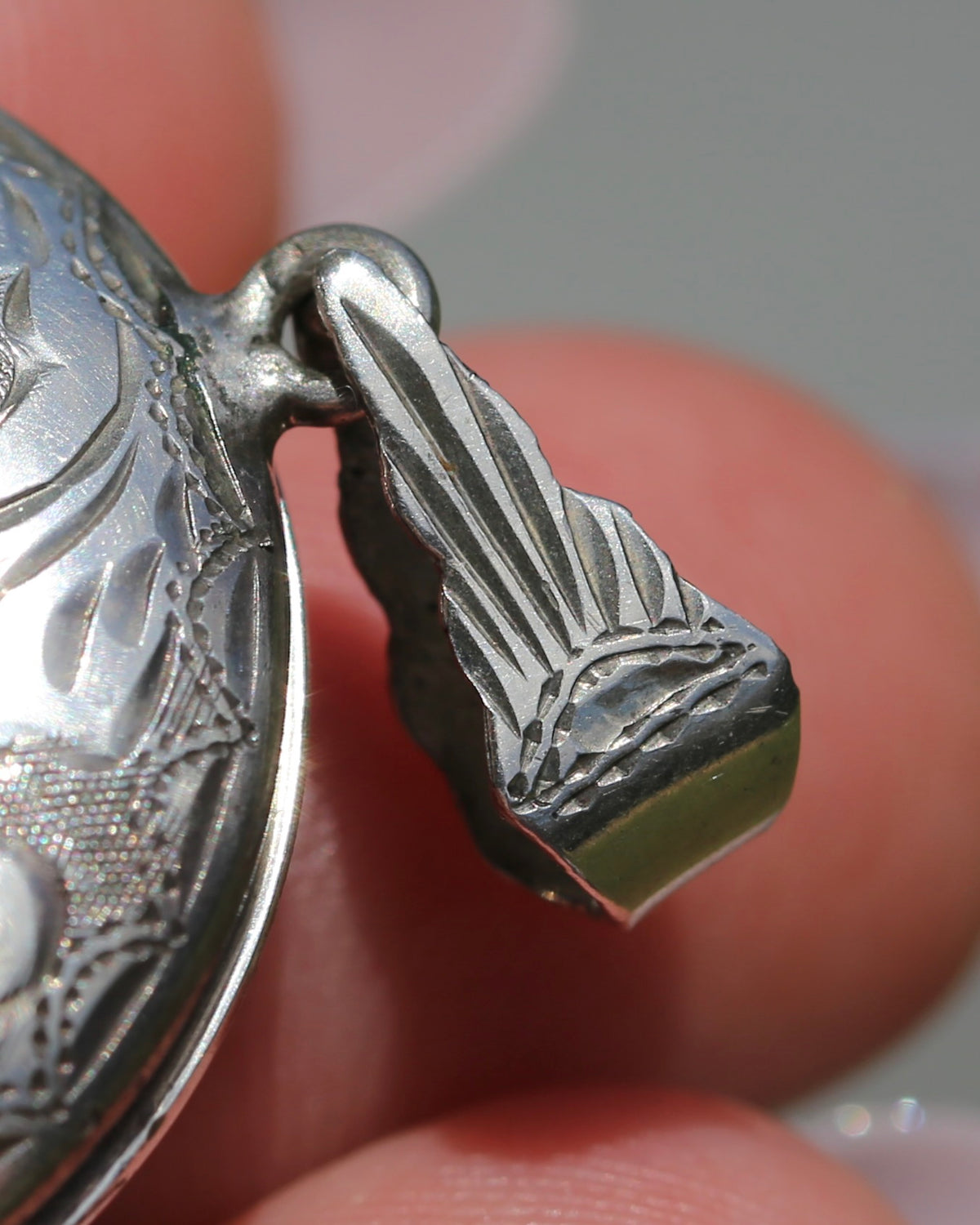 Vintage Hand Carved Round Locket, Thailand Sterling Silver, 11.59g, 33.4 x 30mm