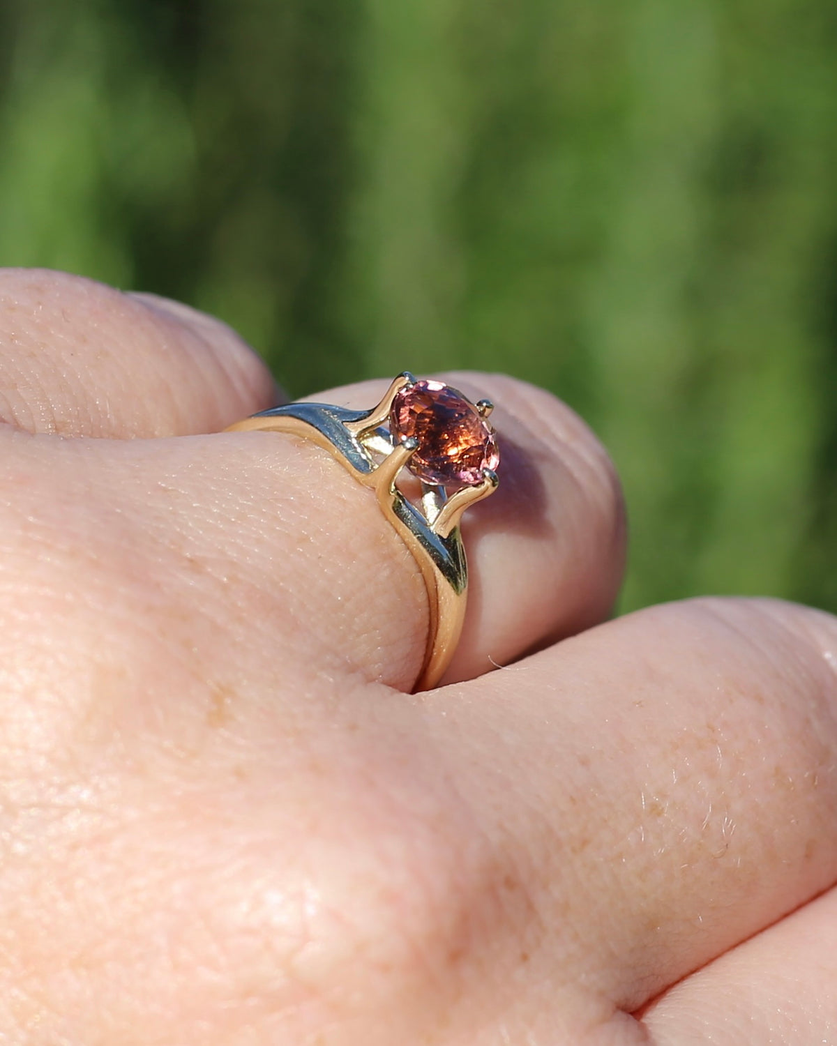 1.4ct Natural Peachy Orange Tourmaline Ring, 9ct Yellow Gold, size N1/2 or 7, 1.51g