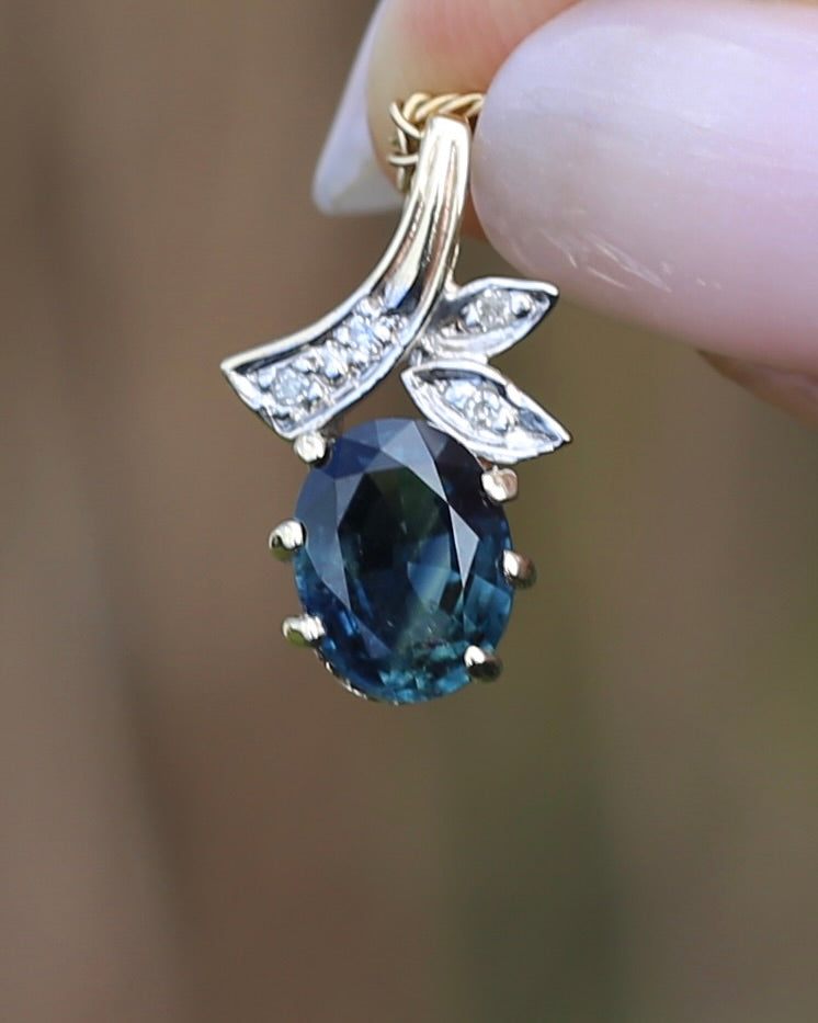 Approx 1.2ct Natural Sapphire and Single Cut Diamond Pendant, 1.1g