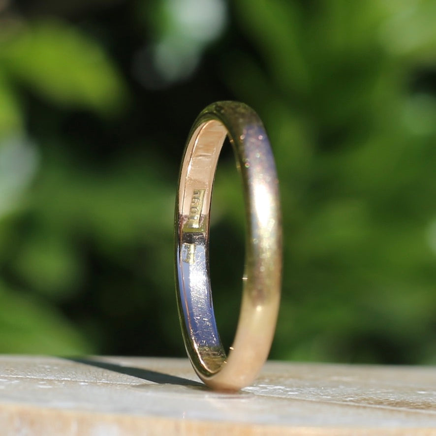 Early Australian 15ct Vintique Wedding Band, 15ct Old Gold, size Z or 12.5