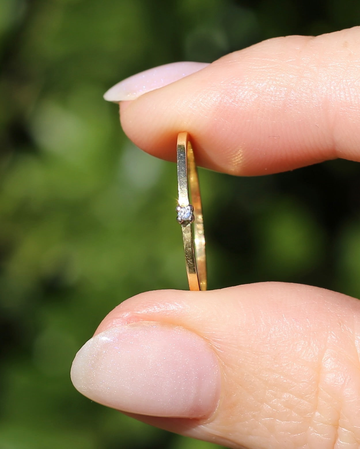 Vintage Knife Edge Dainty Single Diamond Stacker, 18ct Yellow Gold, size P or 7.75