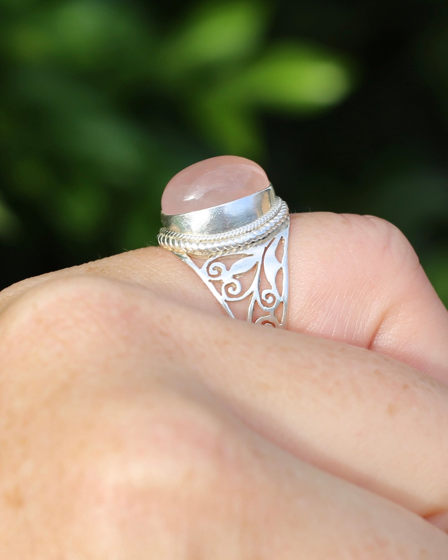 Rose Quartz Cabochon Ring, Sterling Silver, size P or 7.5 - fits more like an O or 7.25, 6.3g