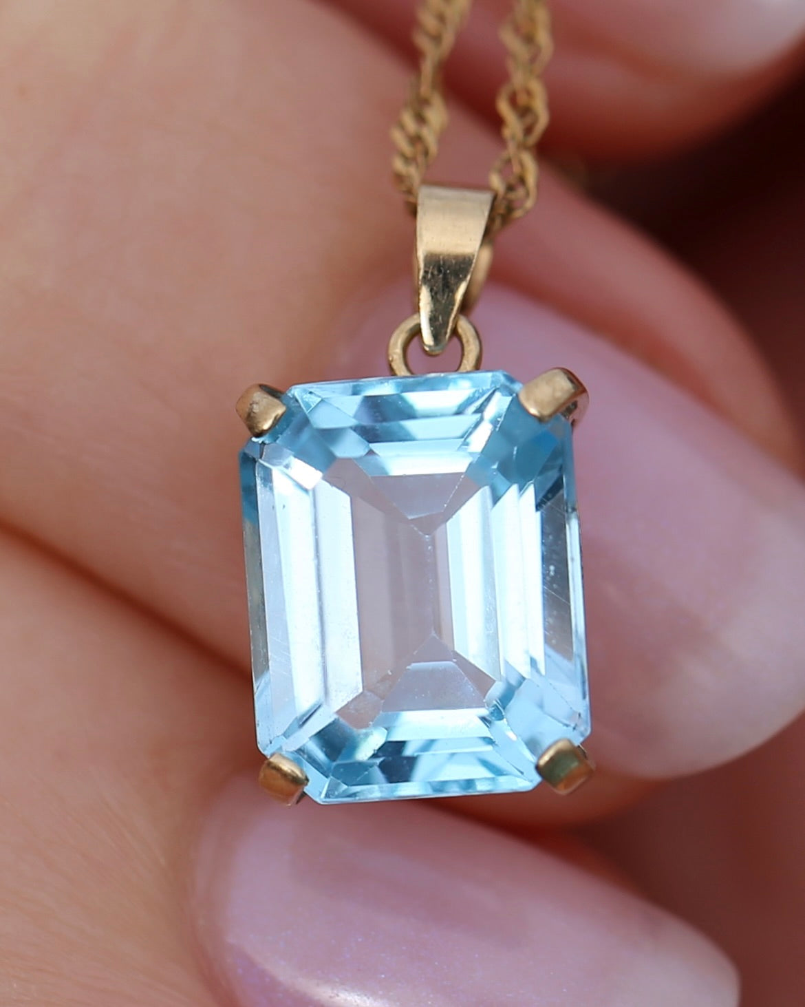 4.25ct Emerald Cut Topaz Pendant, 9ct Yellow Gold, 1.23g
