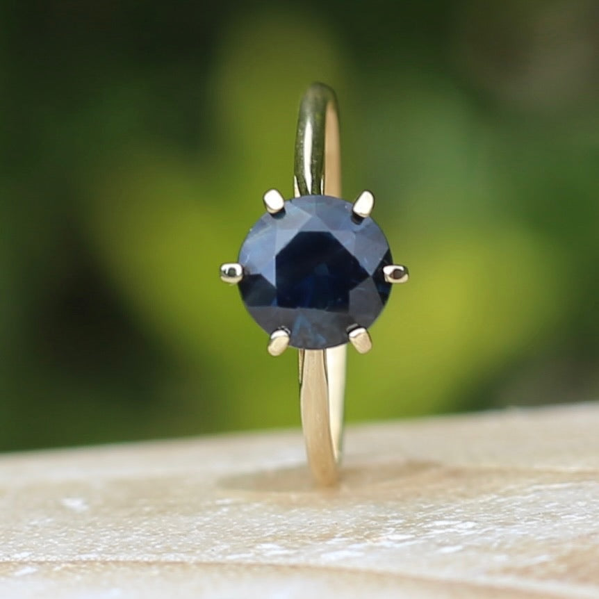 1.68ct Natural Sapphire Solitaire, 6 claw 9ct Yellow Gold, size 7 or O