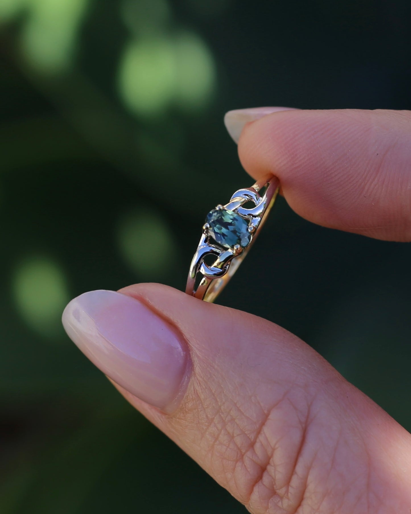 0.65ct Sage Green Parti Australian Sapphire, 9ct Yellow and White Gold, size O or 7.25, 1.30g