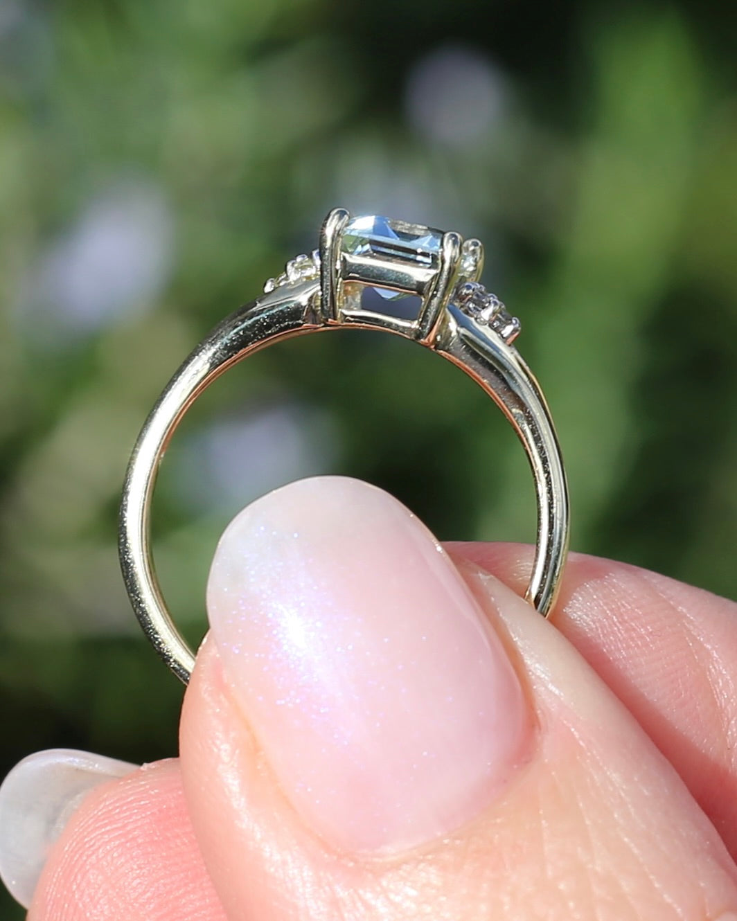 1.4ct Emerald Cut Aquamarine with Natural Diamond Set Split Shoulders, 9ct Yellow Gold, size 8 or Q, 2.31g