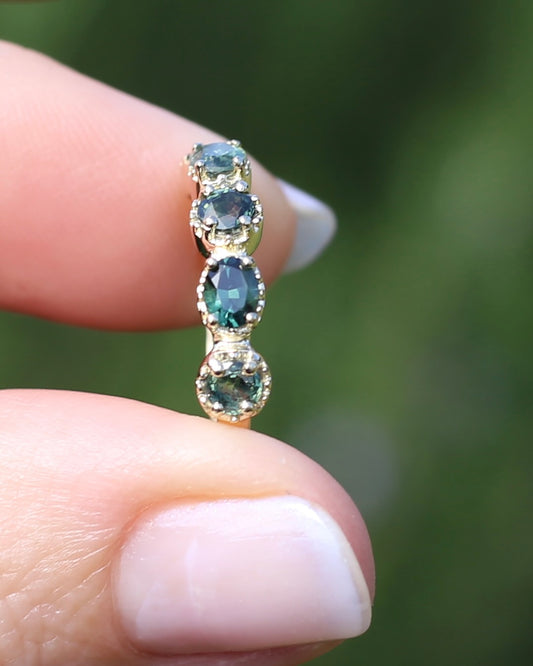 Vintage Five Stone Round and Oval Natural Sapphire Ring, 9ct Yellow Gold, size N or just over 6.5, 2.25g