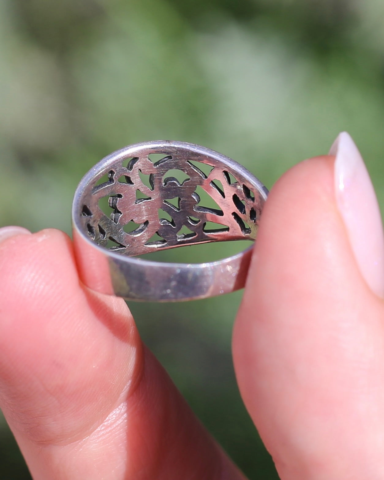 Hand Carved Flat Swirl J Ring, Sterling Silver, size R or 8.5 - fits more like a Q1/2 due to width, 3.78g