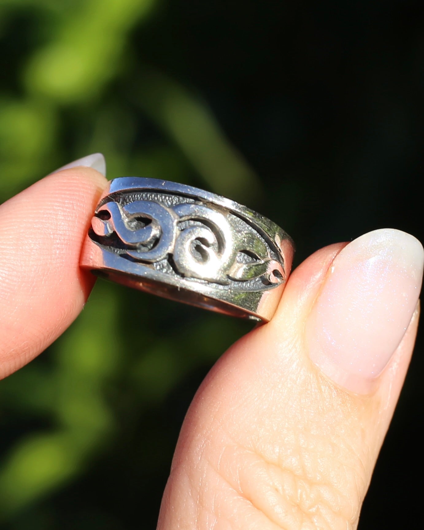 Silver Band with Black Rhodium Tribal Style Geometric Pattern, Sterling Silver, size 8 or Q, 7.6g