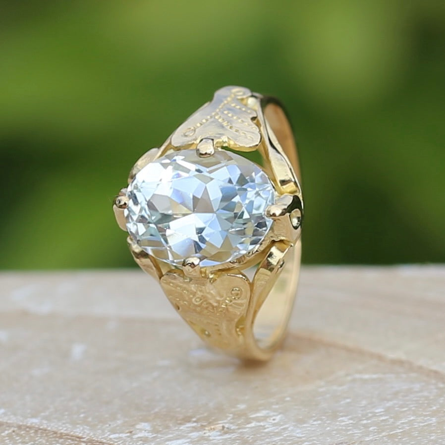 3.26ct Oval Natural Aquamarine in Hand Crafted 18ct Yellow Gold Ring, size P or 7.5, with Valuation