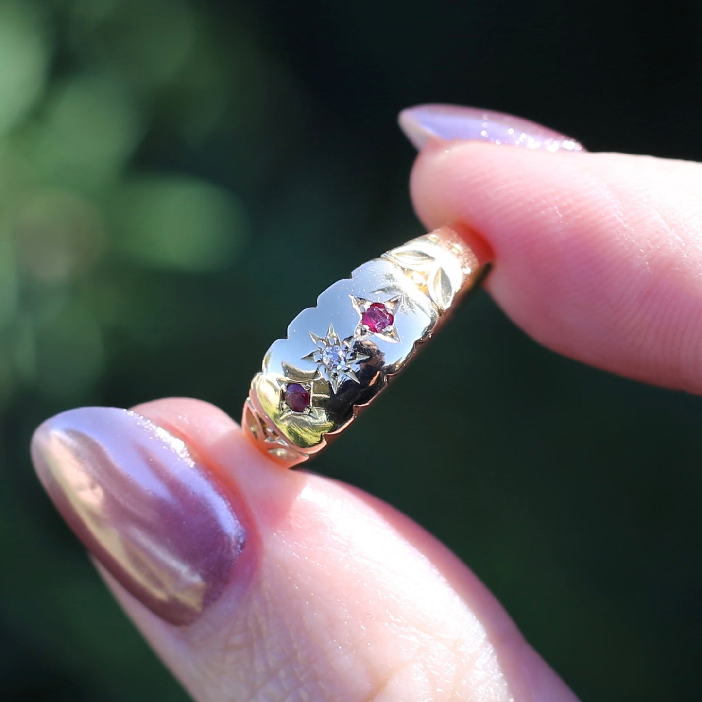 Antique 1904 Scalloped Edged Ruby & Diamond Gypsy Set Trilogy, 18ct Yellow Gold, size Q1/2 or 8.25