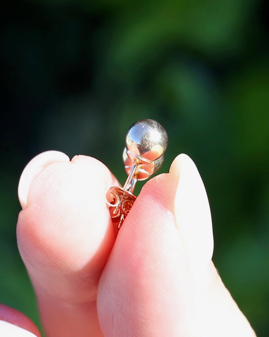 6mm 9ct yellow gold ball studs, 0.37g