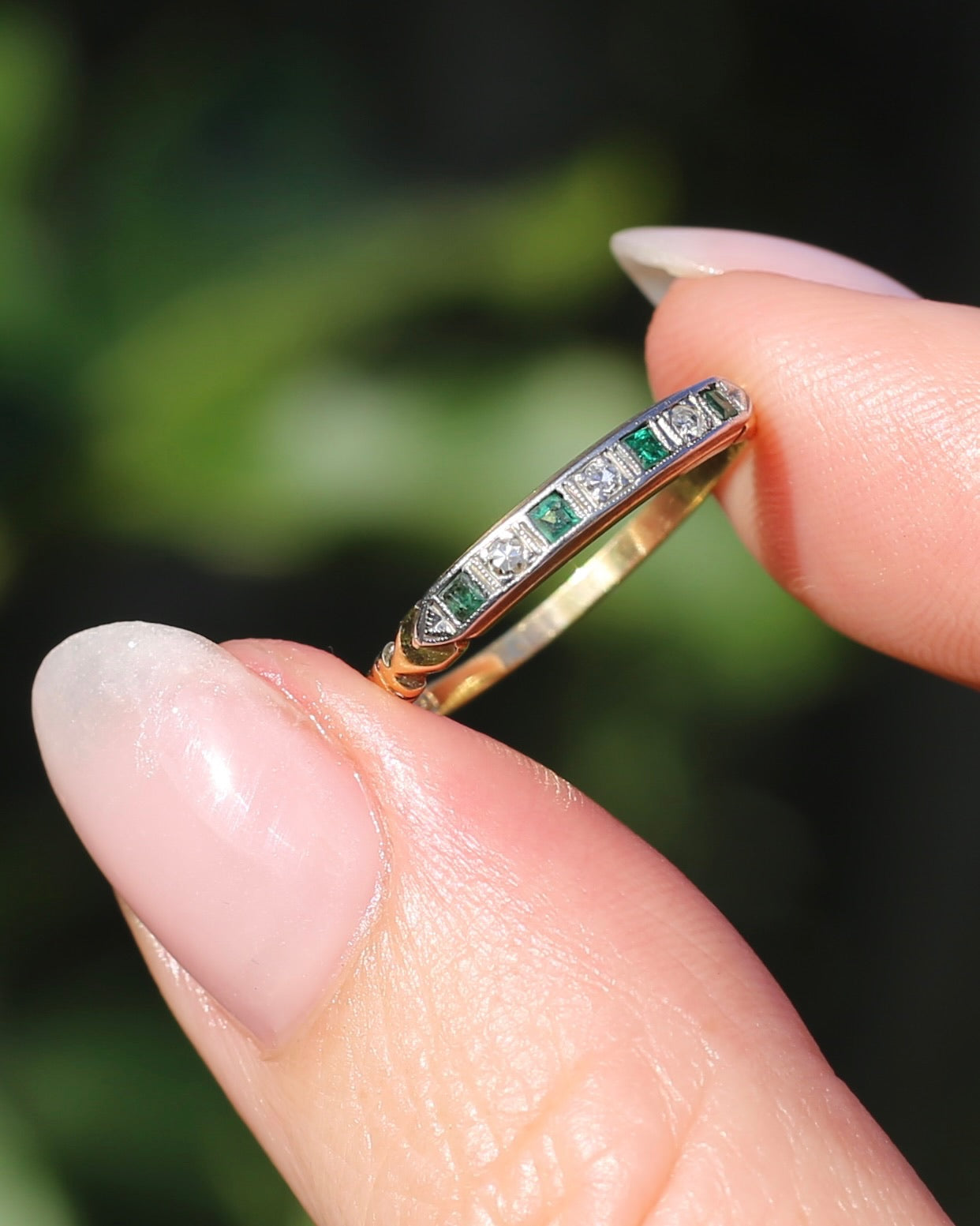 Circa 1930s Natural Emerald & Single Cut Diamond 18ct & Platinum 7 Stone Stacker, size O or 7.25, 2.05g