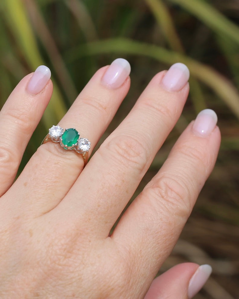 1988 Made Green and White Stone Trilogy, 9ct Yellow and White Gold, size L or 5.75, 2.23g