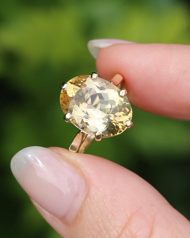 7.1ct Heliodor (Golden Beryl) in Vintage 1978 London Made Ring, 9ct Yellow Gold, size P or 7.75, 4.41g with valuation