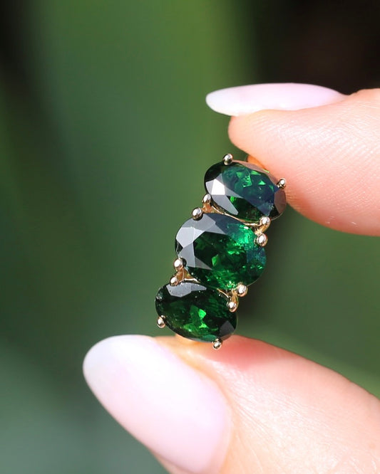 Glorious 5.18ct Tsavorite Green Garnet Trilogy Ring, 9ct Yellow Gold, size O1/2 or just over 7.25, 2.9g, with valuation