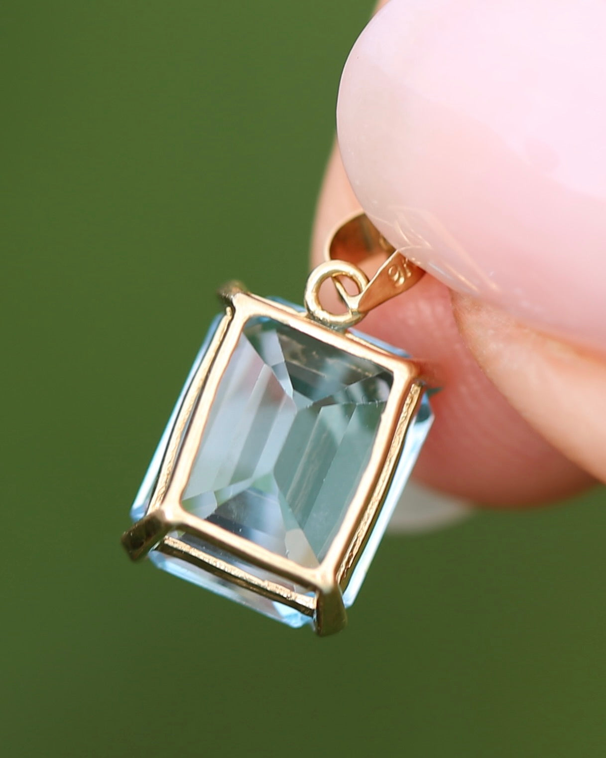 4.25ct Emerald Cut Topaz Pendant, 9ct Yellow Gold, 1.23g
