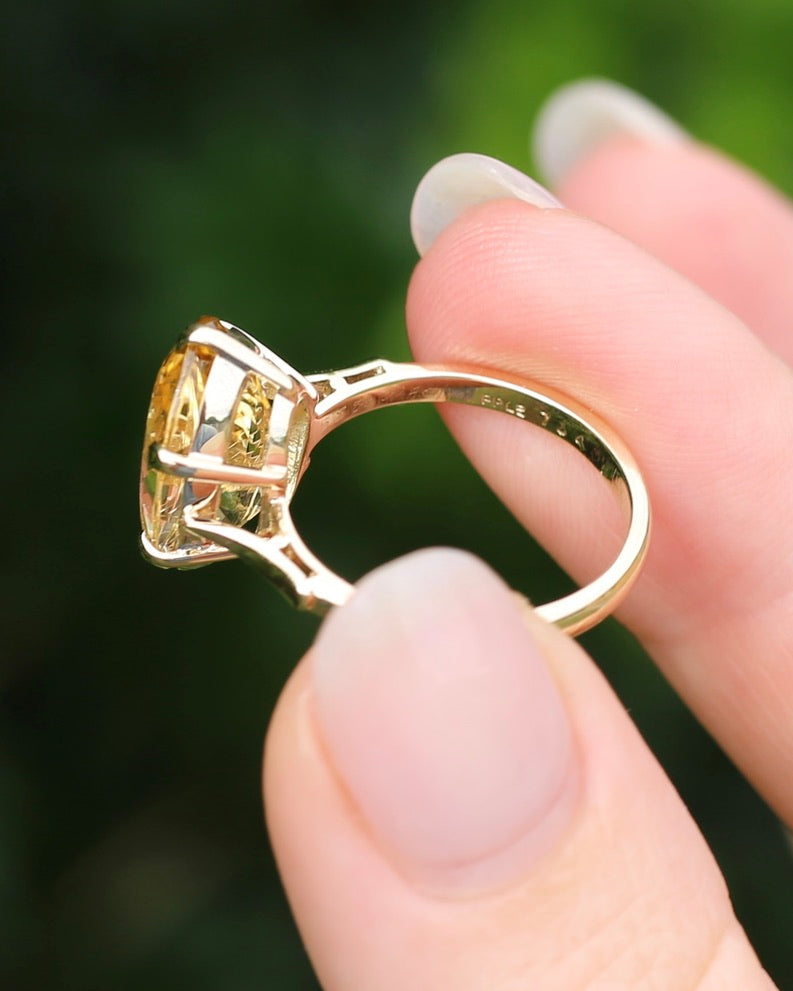 7.1ct Heliodor (Golden Beryl) in Vintage 1978 London Made Ring, 9ct Yellow Gold, size P or 7.75, 4.41g with valuation