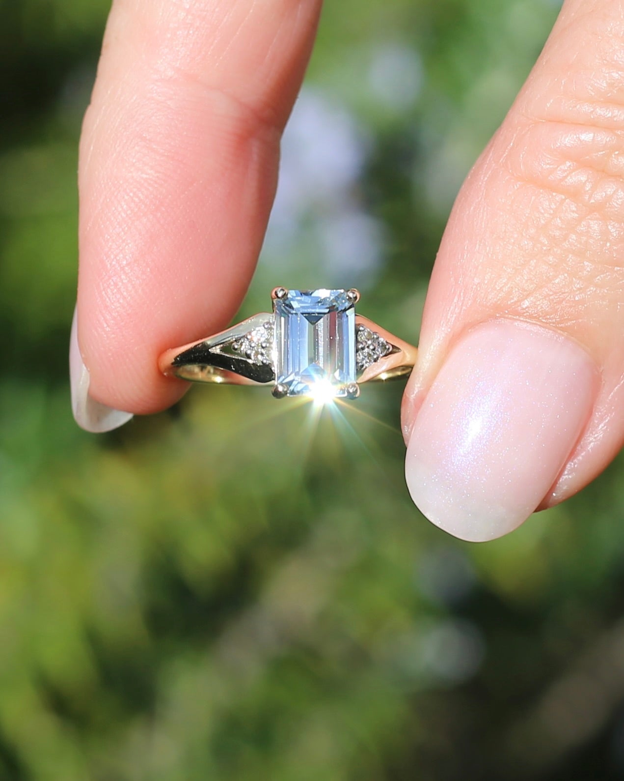 1.4ct Emerald Cut Aquamarine with Natural Diamond Set Split Shoulders, 9ct Yellow Gold, size 8 or Q, 2.31g