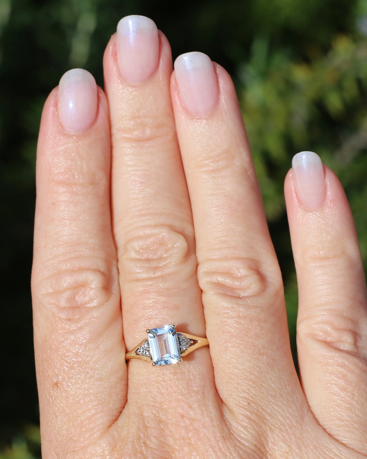 1.4ct Emerald Cut Aquamarine with Natural Diamond Set Split Shoulders, 9ct Yellow Gold, size 8 or Q, 2.31g